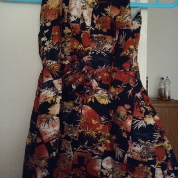 Dress 3 for 10 - Picture 3 of 3